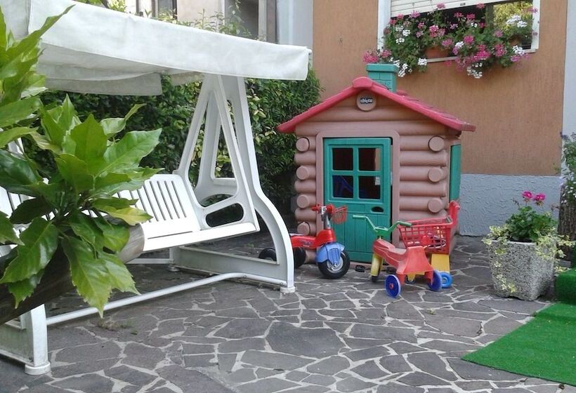 בית מלון כפרי Albergo Miramonti