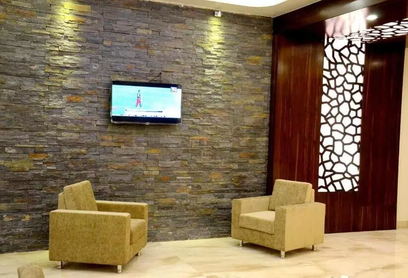 Hotelli Gulmohar Pride