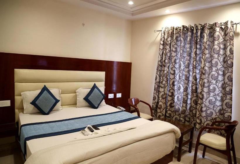 בית מלון כפרי Plaza Saphire At New Delhi Railway Station