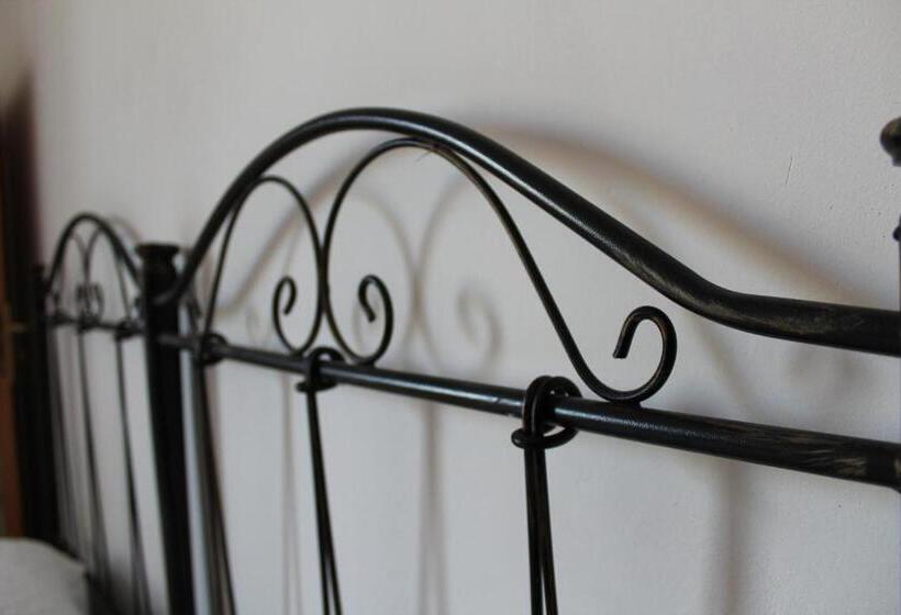 住宿加早餐  Il Giardino Di Alba