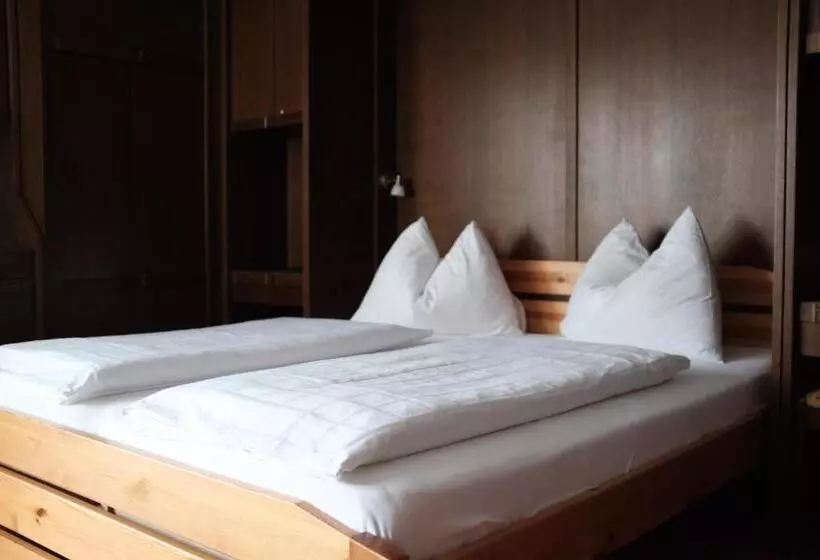 Hotelli Garni Trojer