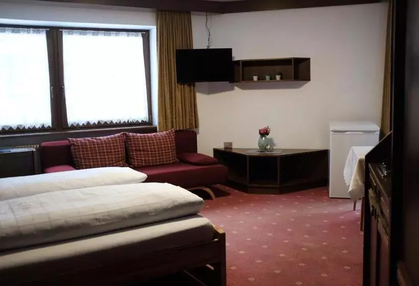 Hotelli Garni Trojer