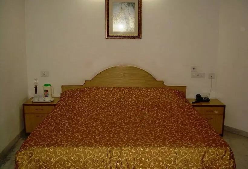 ホテル Madhuvan