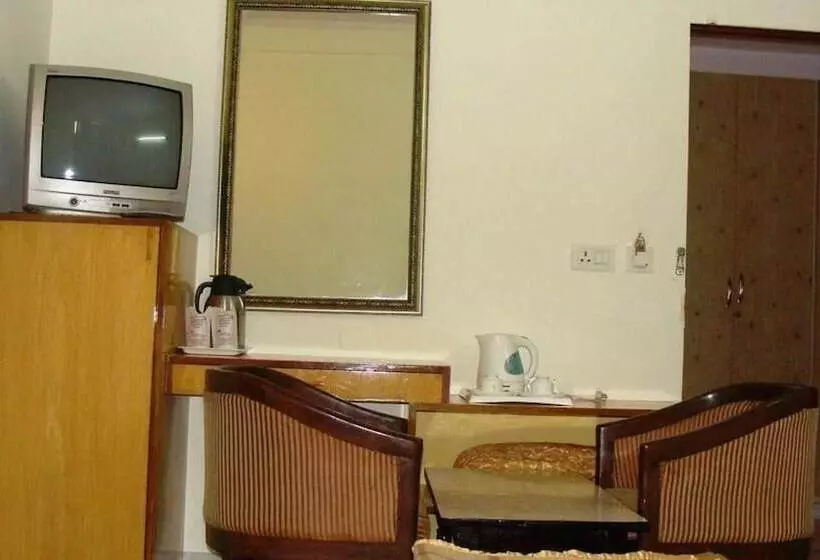 ホテル Madhuvan