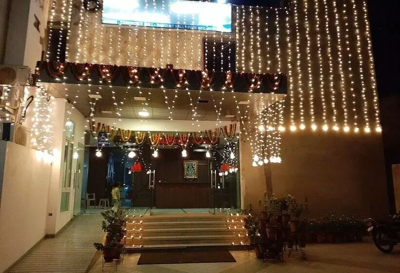 ホテル Madhuvan