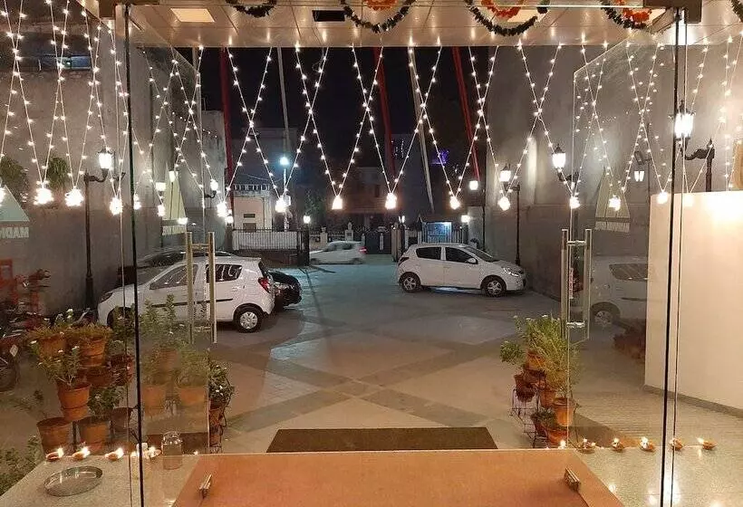 ホテル Madhuvan