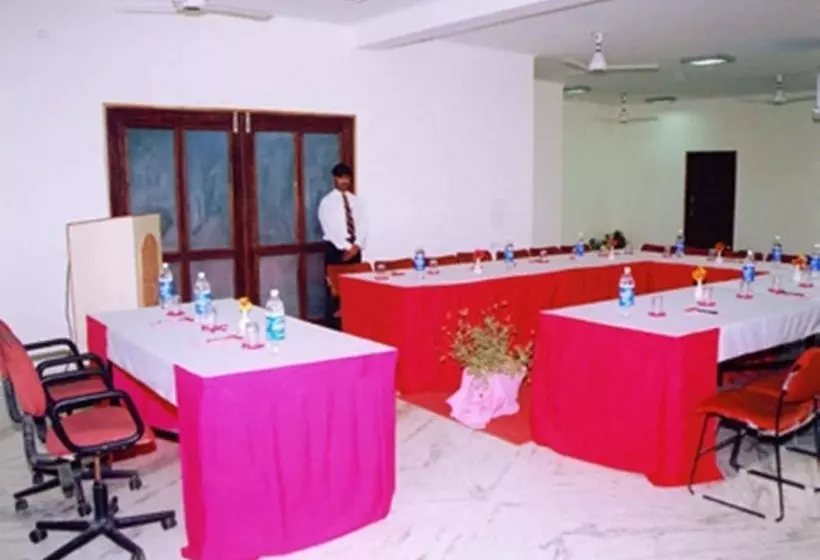 ホテル Madhuvan