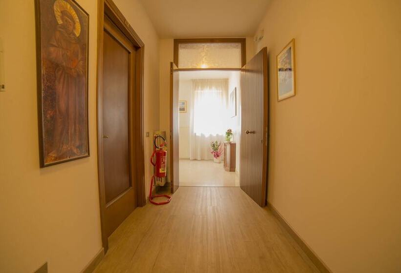 فندق Santa Maria