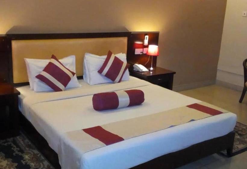 تختخواب و صبحانه Bridgeview Hotel And Conference Centre