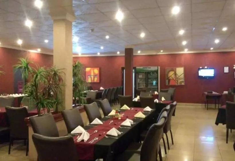 تختخواب و صبحانه Bridgeview Hotel And Conference Centre