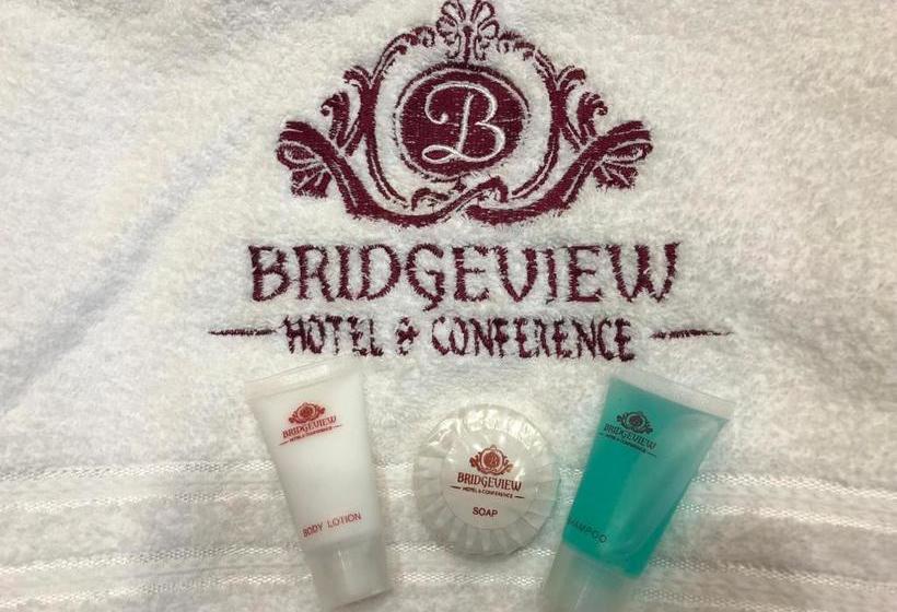 تختخواب و صبحانه Bridgeview Hotel And Conference Centre