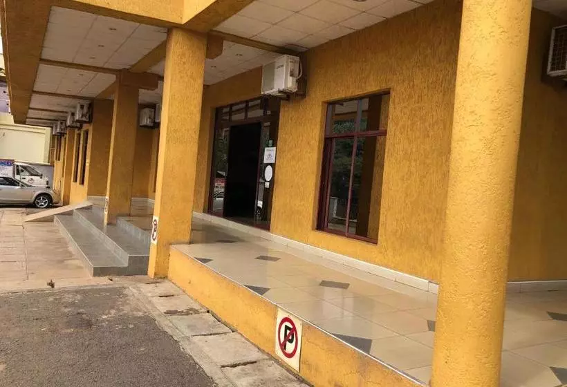 تختخواب و صبحانه Bridgeview Hotel And Conference Centre