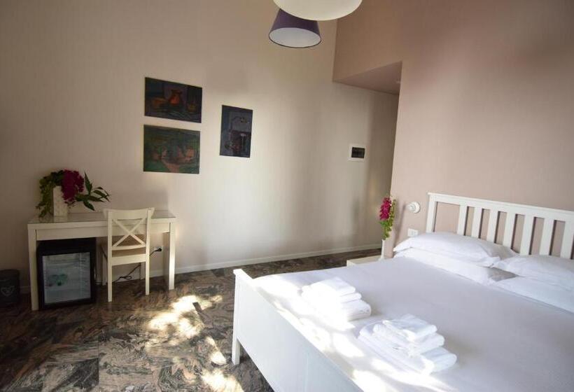 تختخواب و صبحانه Il Giardino