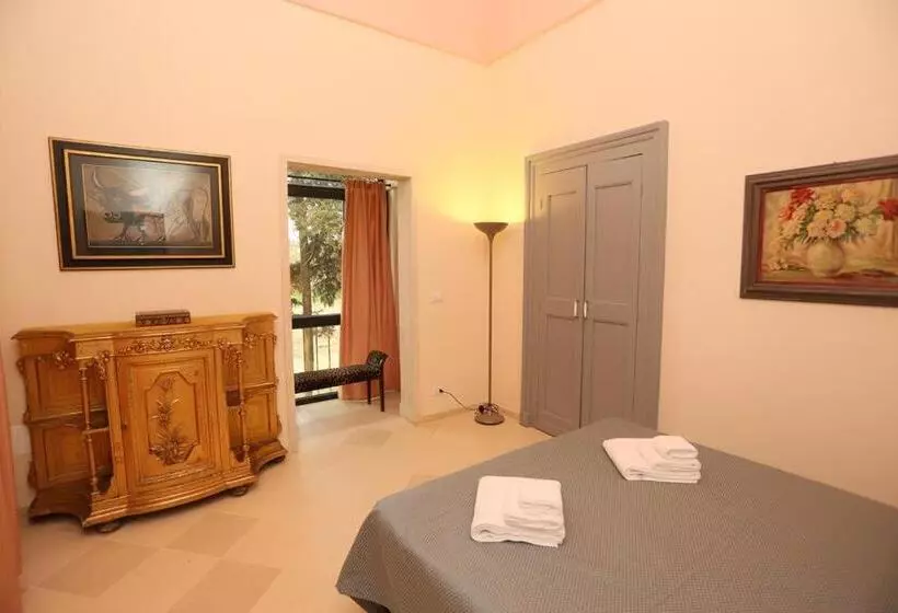 ベッドアンドブレックファースト Villa Lucrezio Resort