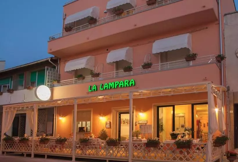 Hotelli Albergo La Lampara