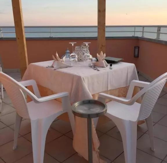 Hotelli Albergo La Lampara