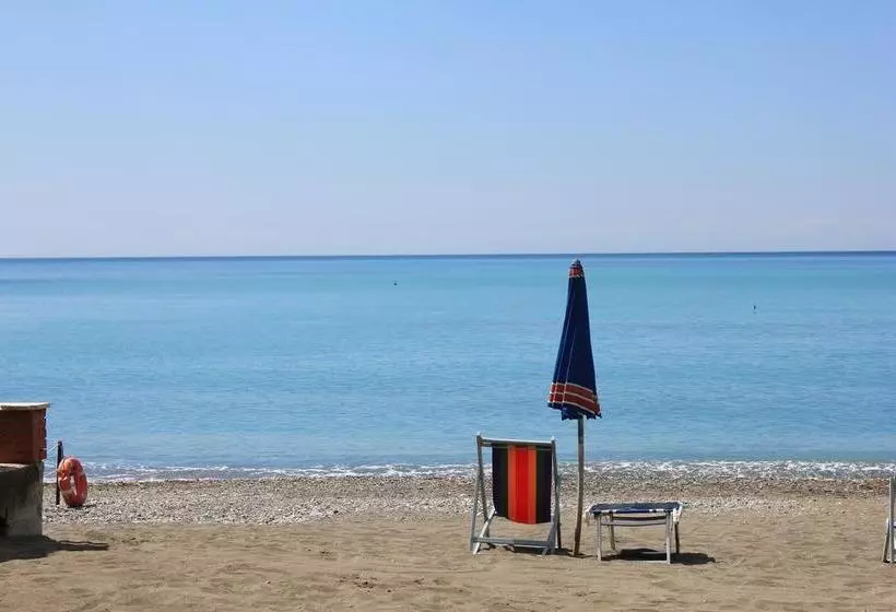 Hotelli Albergo La Lampara