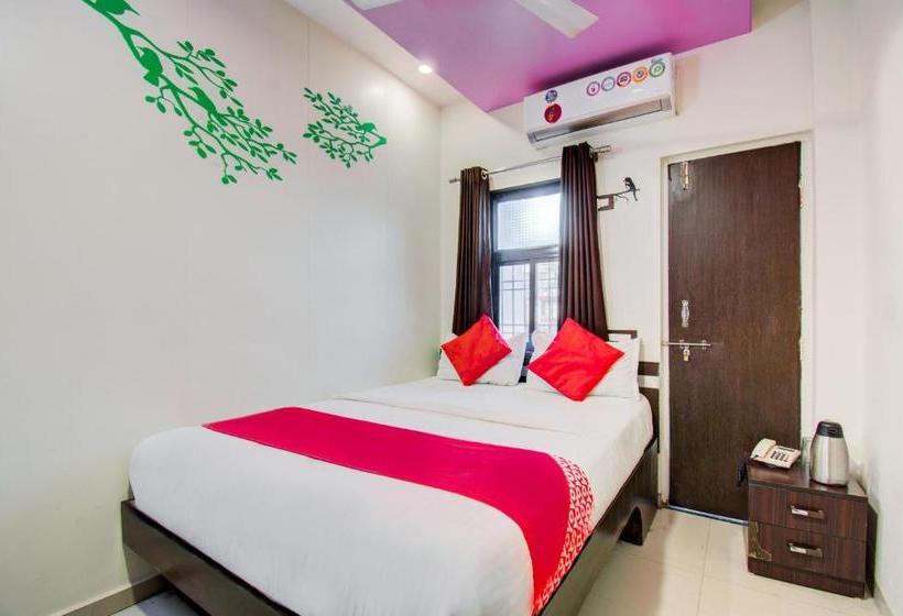 هتل Mrunal Palace