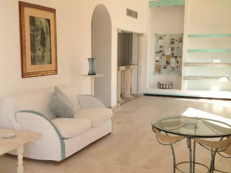 Hotelli Villa Portuso