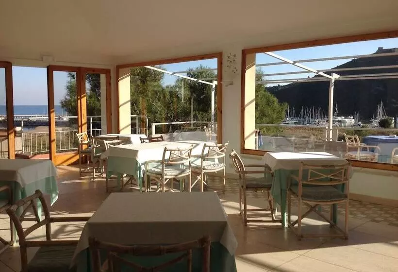 Hotelli Villa Portuso