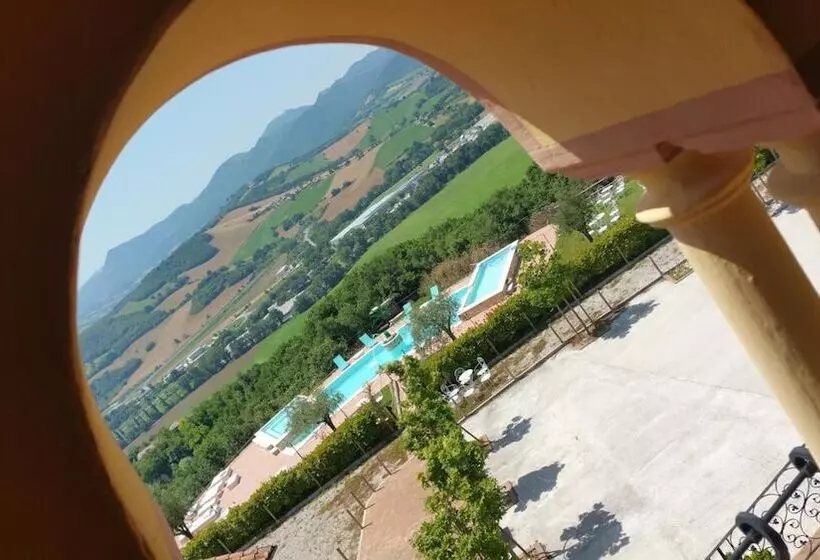 La Castellaia Resort