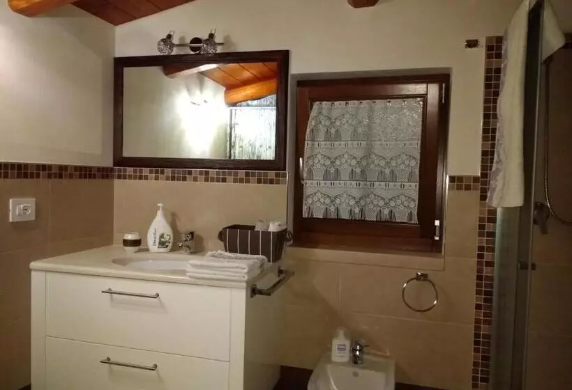 تختخواب و صبحانه Il Giardino Degli Ulivi