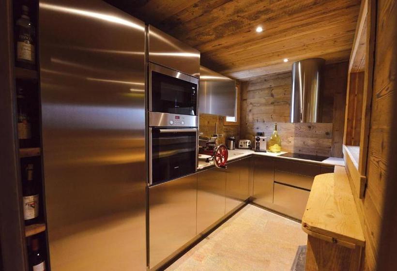 تختخواب و صبحانه La Maison De Dolphe Chalet De Charme & Art Gallery