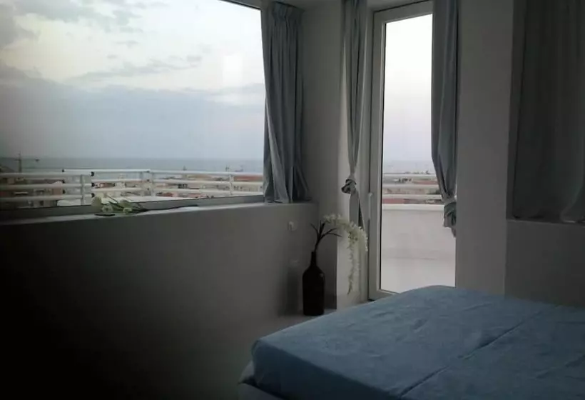 ベッドアンドブレックファースト Luxury Room Rooftop