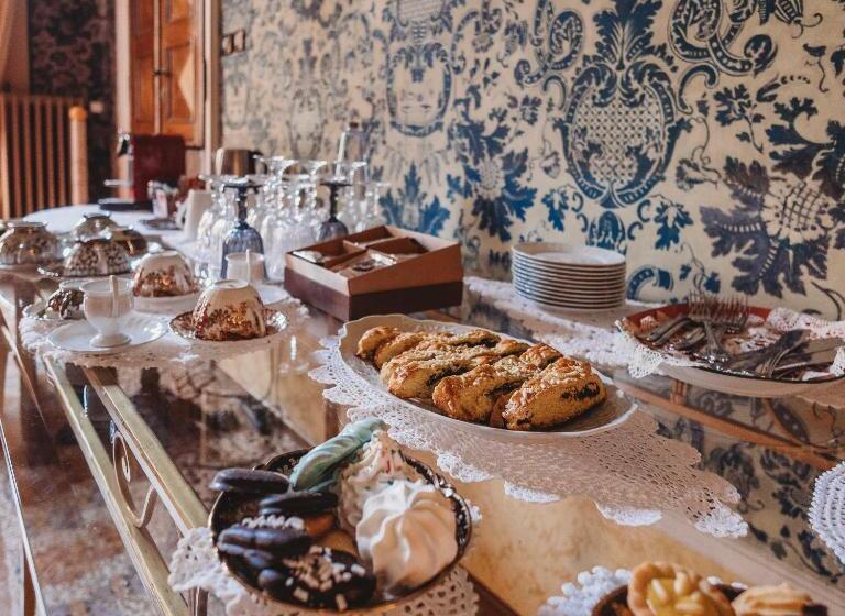 تختخواب و صبحانه Salotto Delle Arti