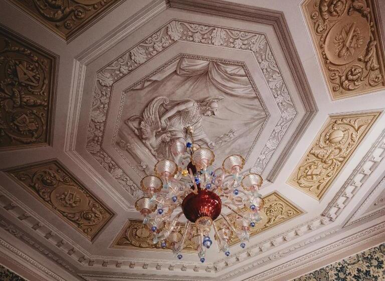 تختخواب و صبحانه Salotto Delle Arti