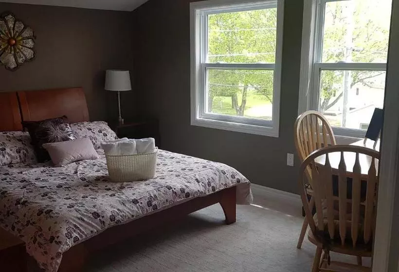 ベッドアンドブレックファースト Small Town Bound Inn