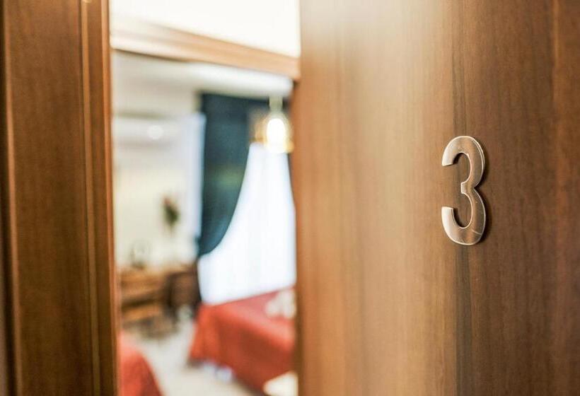 تختخواب و صبحانه Spartacus