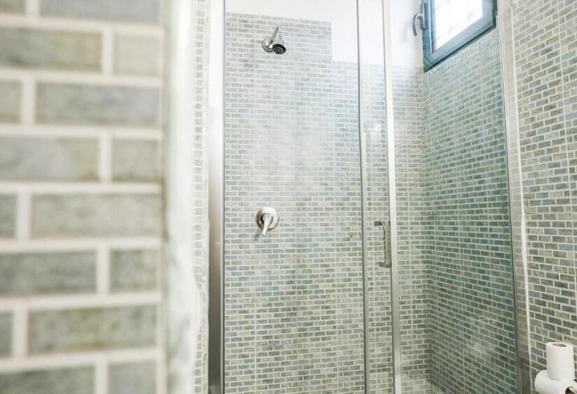 تختخواب و صبحانه Spartacus