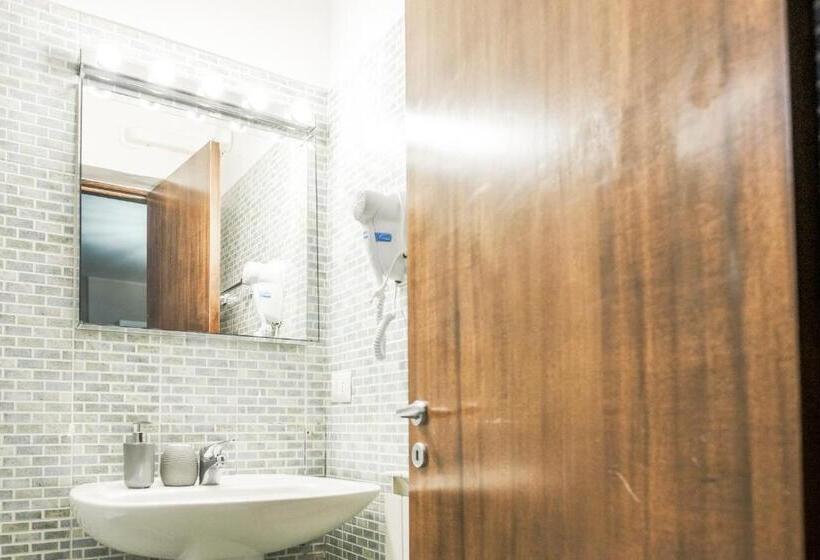 تختخواب و صبحانه Spartacus