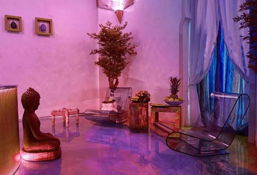 تختخواب و صبحانه Aleksandr