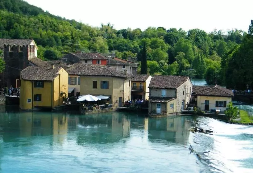 Aamiaismajoitus (B&B) Maison Resola   Rooms & Breakfast