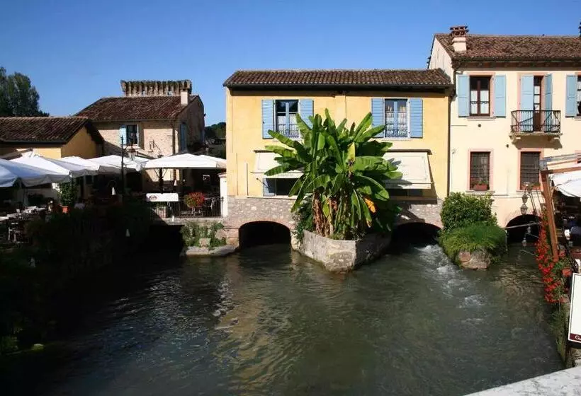 Aamiaismajoitus (B&B) Maison Resola   Rooms & Breakfast