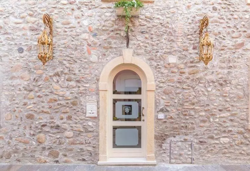 Aamiaismajoitus (B&B) Maison Resola   Rooms & Breakfast