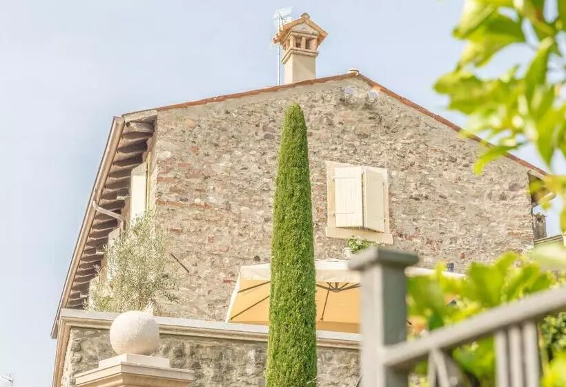 Aamiaismajoitus (B&B) Maison Resola   Rooms & Breakfast