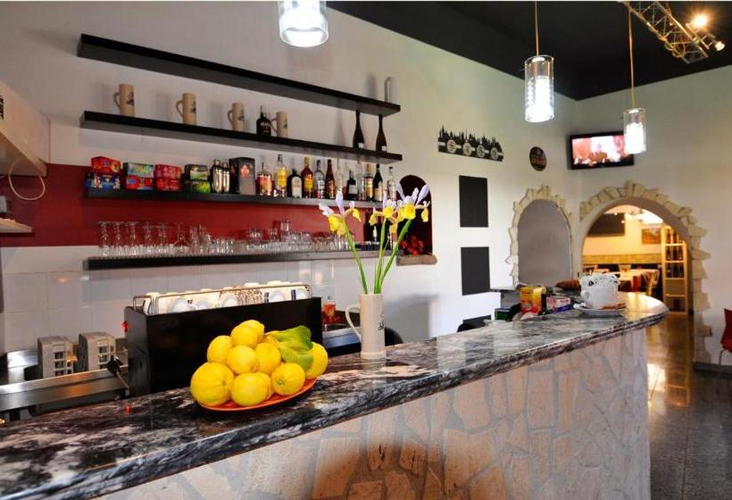 تختخواب و صبحانه Palazzo Rosa