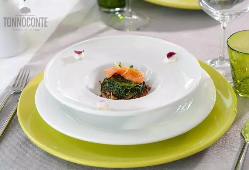 ベッドアンドブレックファースト Tonnoconte Relais & Restaurant
