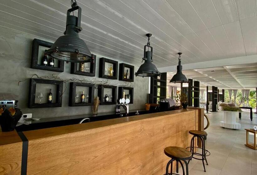 تختخواب و صبحانه Tonnoconte Relais & Restaurant