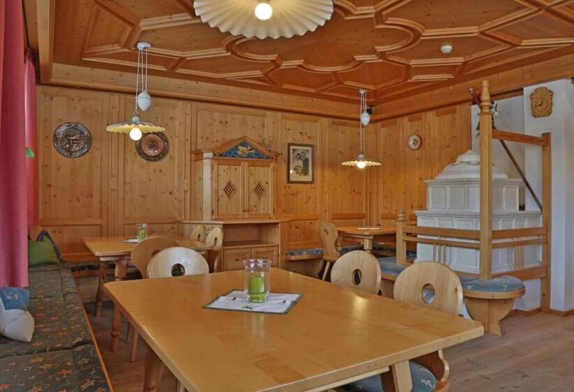 ホテル Pörnbacher