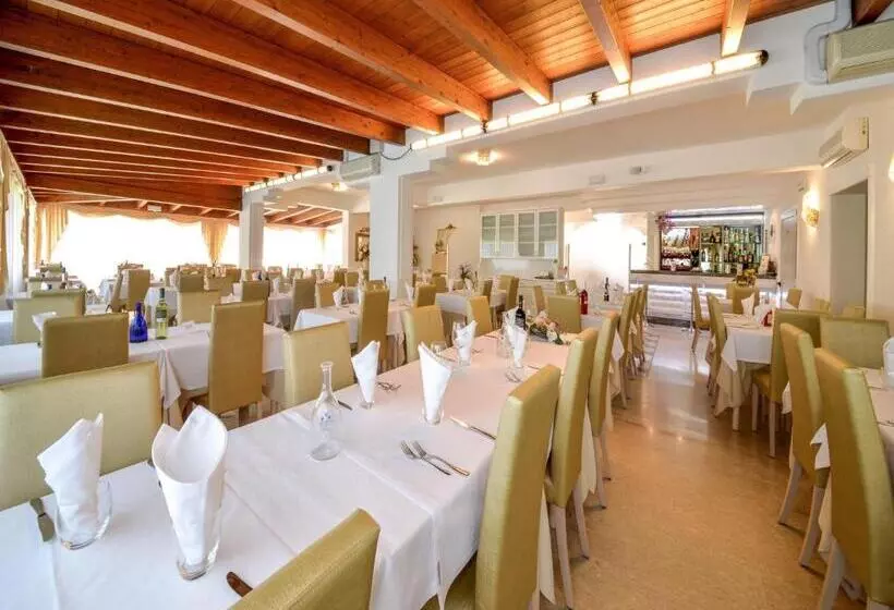Hotelli Sirena   Servizio Spiaggia Inclusive