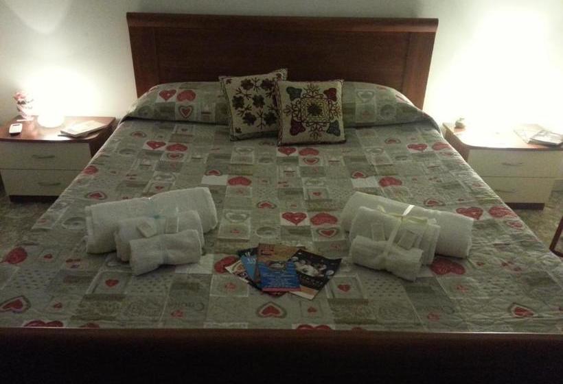 ベッドアンドブレックファースト Al Chiaro Di Luna