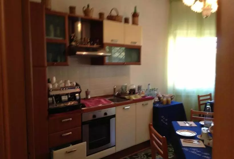 Aamiaismajoitus (B&B) La Rosa Blu Rende