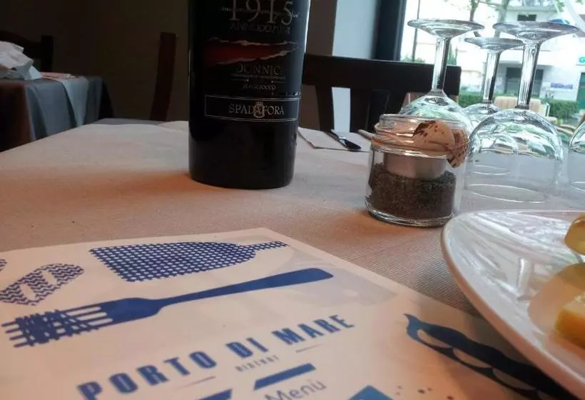 Aamiaismajoitus (B&B) Porto Di Mare