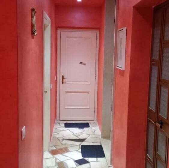 تختخواب و صبحانه Solerosa