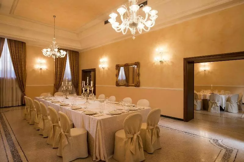 هتل Centro Paolo Vi
