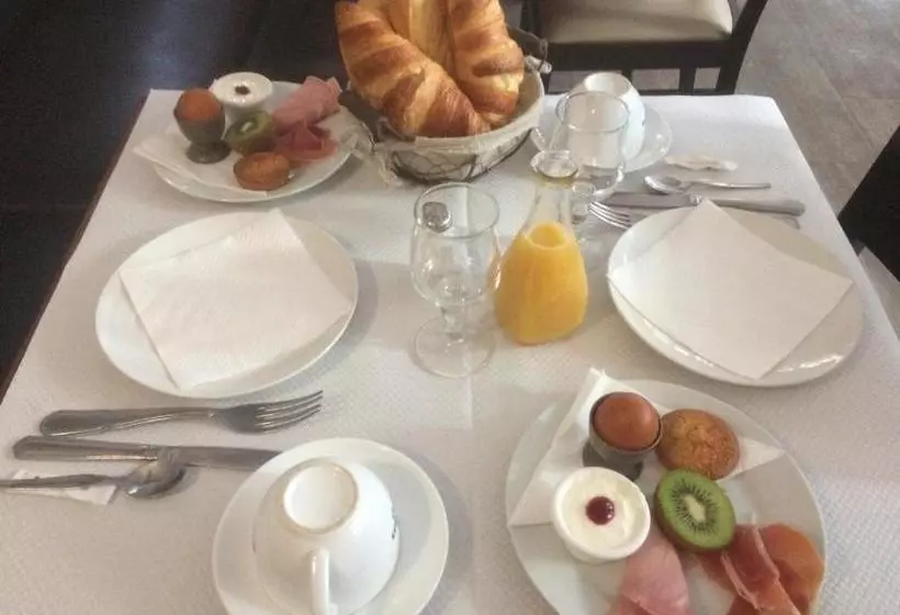 هتل Les Chiens Du Guet